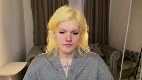 lollita online show from 04/12/26, 06:18