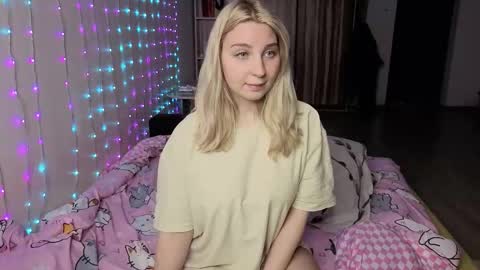 lollove24 online show from 03/23/26, 07:40