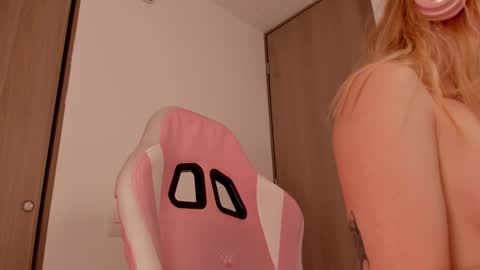 Lolly  online show from 03/07/25, 07:52