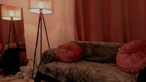 Lolly  online show from 10/17/25, 04:37