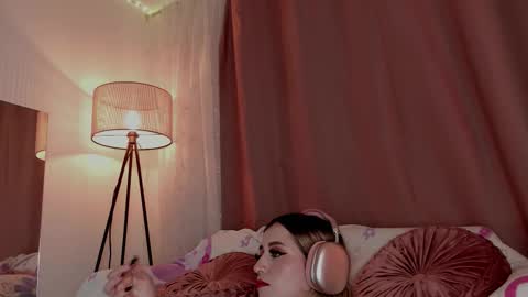 Lolly  online show from 12/23/25, 05:49