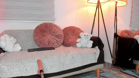 Lolly  online show from 04/04/26, 01:37