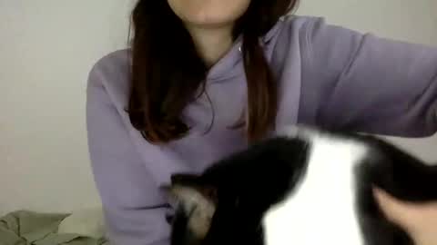 agnes online show from 12/28/24, 08:04