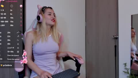 Lolly online show from 12/24/24, 12:11