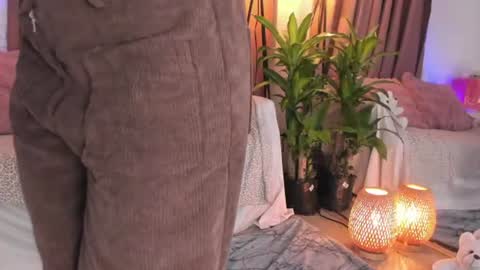 Snapshot of lollypetitte_ chatting on 06/15/26, 01:19 Lolly online show from 06/15/26, 01:19