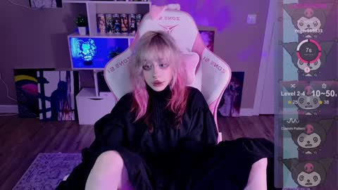 Lolly   online show from 02/06/25, 08:02