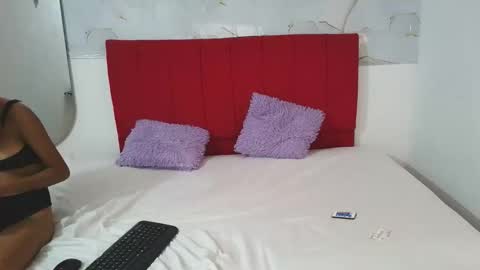 loly_skinny10 online show from 04/17/26, 03:15