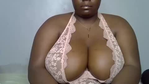 Snapshot of lomyenom56 chatting on 04/18/26, 03:21 lomyenom56 online show from 04/18/26, 03:21