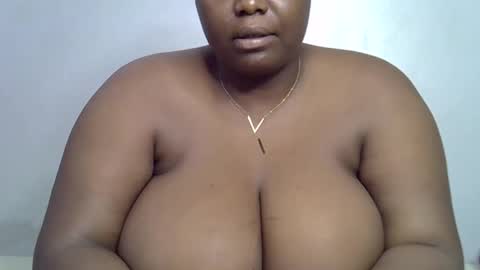 Snapshot of lomyenom56 chatting on 04/25/26, 04:26 lomyenom56 online show from 04/25/26, 04:26
