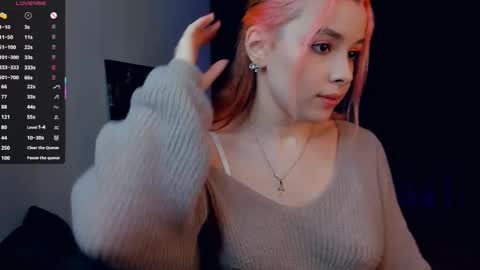 Lona online show from 12/17/25, 06:47