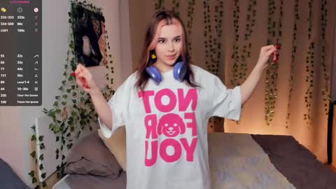 Lona online show from 01/13/26, 07:08