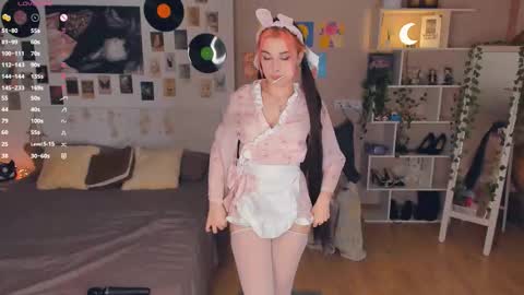 Lona online show from 02/09/26, 06:45