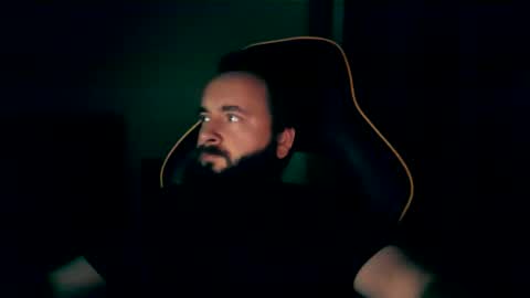 london_man1988 online show from 12/25/24, 04:22