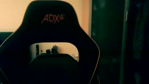 london_man1988 online show from 12/26/24, 10:16