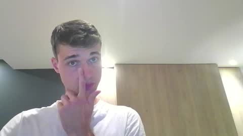 london_tomy online show from 09/21/25, 01:40