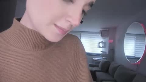 SABRINA online show from 02/10/25, 08:42