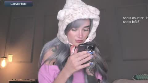 Snapshot of lonelly_lolly98 chatting on 05/15/26, 11:23 SABRINA online show from 05/15/26, 11:23