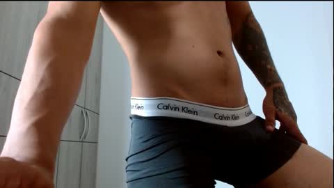 lonelydick2002 online show from 01/15/25, 06:08