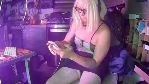 Snapshot of longbeachcd69 chatting on 10/15/25, 08:25 longbeachcd69 online show from 10/15/25, 08:25