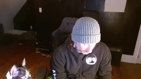 Snapshot of longhair021 chatting on 01/04/25, 01:42 longhair online show from 01/04/25, 01:42