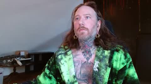 Snapshot of longhair021 chatting on 01/14/25, 08:26 longhair online show from 01/14/25, 08:26