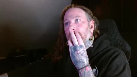 Snapshot of longhair021 chatting on 02/02/25, 11:32 longhair online show from 02/02/25, 11:32