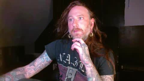 Snapshot of longhair021 chatting on 02/14/25, 01:02 longhair online show from 02/14/25, 01:02