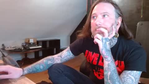 Snapshot of longhair021 chatting on 03/09/25, 10:19 longhair online show from 03/09/25, 10:19