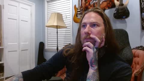 Snapshot of longhair021 chatting on 09/25/25, 10:13 longhair online show from 09/25/25, 10:13