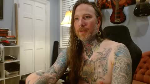 Snapshot of longhair021 chatting on 09/29/25, 03:11 longhair online show from 09/29/25, 03:11