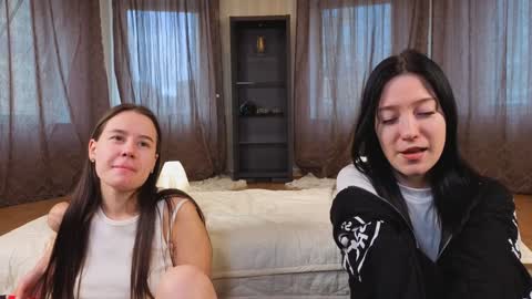 Snapshot of lookatmehabibi_ chatting on 10/01/25, 04:40 Adele Ellie and Lou Sally Dana and Bonnie online show from 10/01/25, 04:40