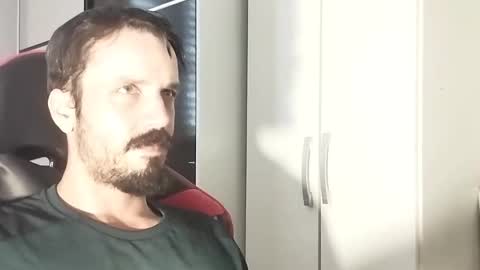 Lucas online show from 02/19/25, 12:00