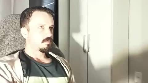 Lucas online show from 11/04/25, 01:32