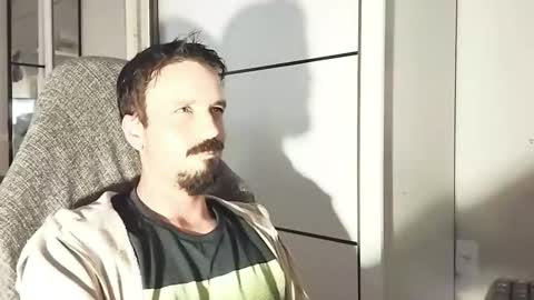 Lucas online show from 12/17/25, 05:30