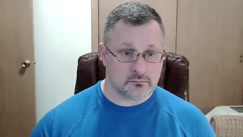 Snapshot of lookin75 chatting on 03/01/25, 04:47 lookin75 online show from 03/01/25, 04:47