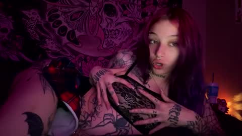 lookingforlona online show from 09/23/25, 04:04