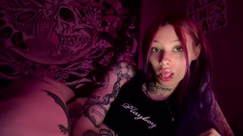 lookingforlona online show from 09/23/25, 04:32