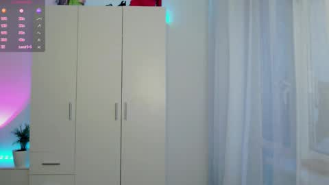 Luna online show from 12/22/25, 10:01