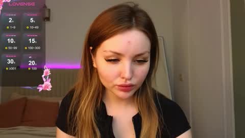 Lora online show from 09/20/25, 11:33