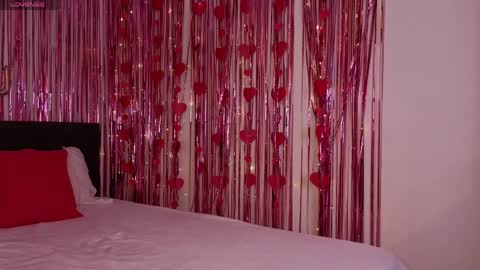 Lora online show from 04/05/26, 02:25