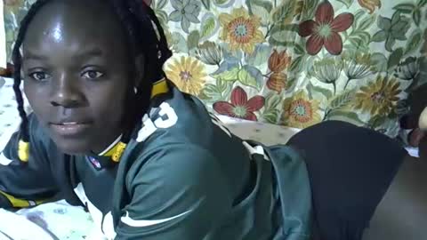 lora_amor online show from 02/23/26, 03:59