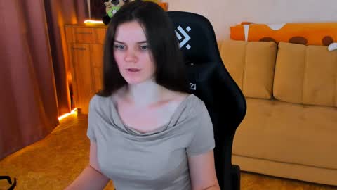 Snapshot of lora_cain chatting on 12/07/24, 01:51 Lora Cain online show from 12/07/24, 01:51