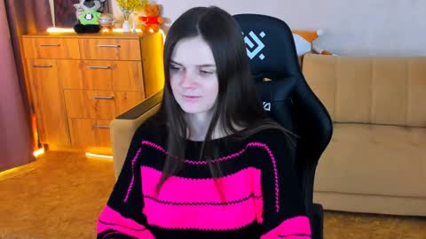 Snapshot of lora_cain chatting on 12/09/24, 03:44 Lora Cain online show from 12/09/24, 03:44