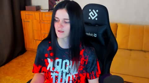 Snapshot of lora_cain chatting on 01/13/25, 08:58 Lora Cain online show from 01/13/25, 08:58