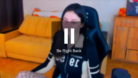 Snapshot of lora_cain chatting on 01/17/25, 05:21 Lora Cain online show from 01/17/25, 05:21