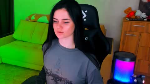 Snapshot of lora_cain chatting on 02/10/25, 06:03 Lora Cain online show from 02/10/25, 06:03