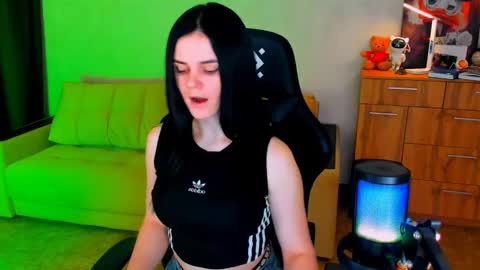 Snapshot of lora_cain chatting on 02/11/25, 04:56 Lora Cain online show from 02/11/25, 04:56