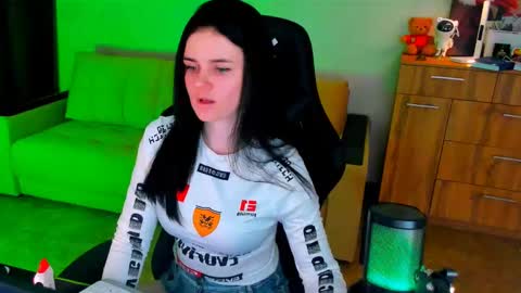 Snapshot of lora_cain chatting on 02/12/25, 03:27 Lora Cain online show from 02/12/25, 03:27