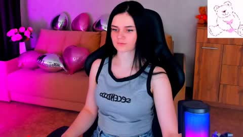 Snapshot of lora_cain chatting on 02/14/25, 07:12 Lora Cain online show from 02/14/25, 07:12