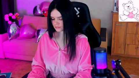 Snapshot of lora_cain chatting on 02/22/25, 02:19 Lora Cain online show from 02/22/25, 02:19